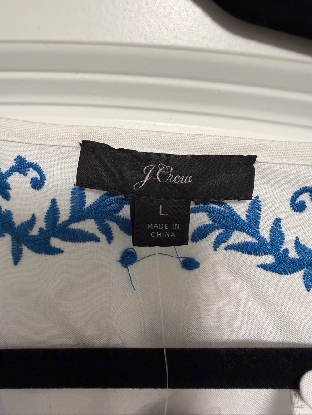 NWT J.Crew Flutter Sleeve Embroidered Trim Top White Blue Large - Picture 3 of 7